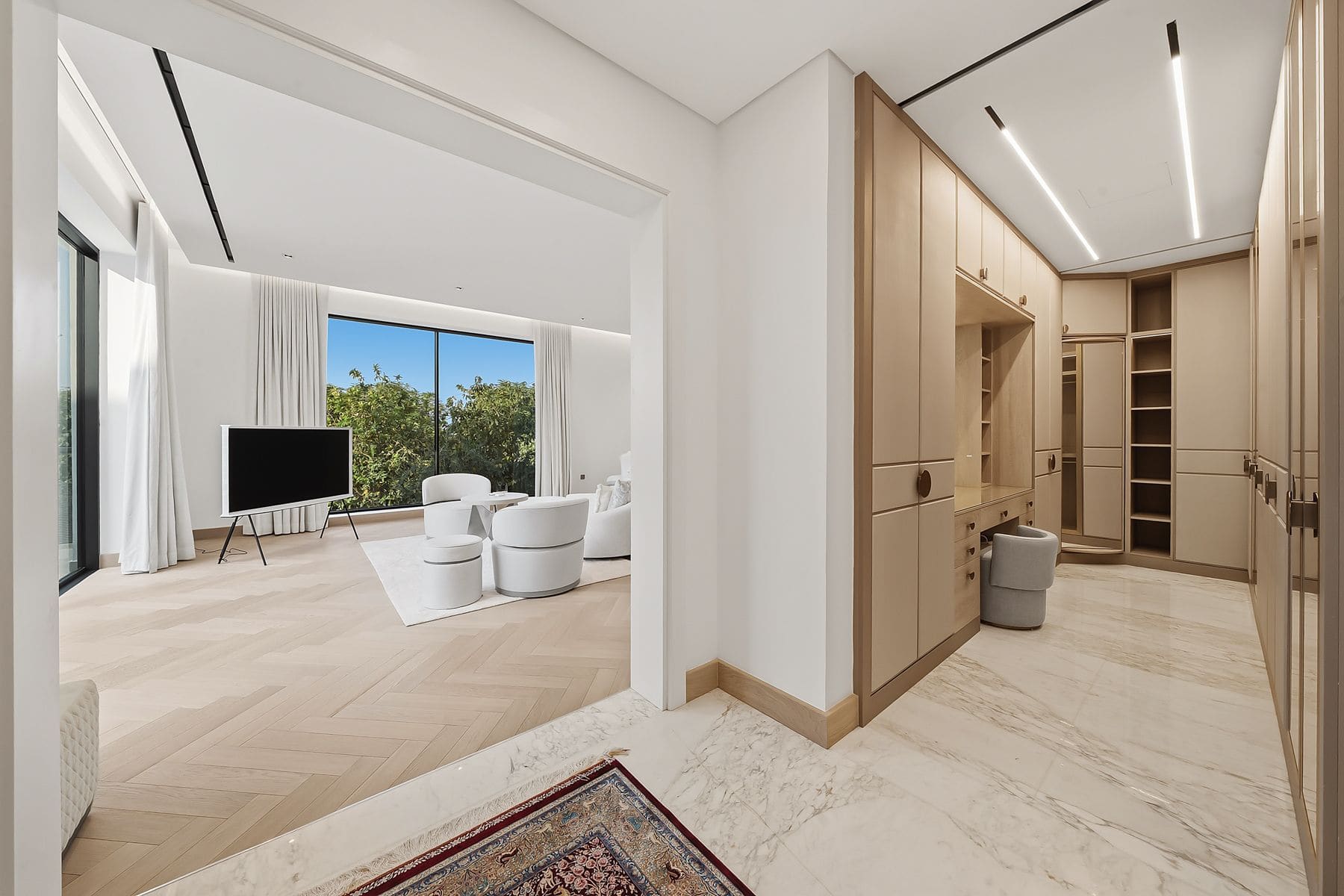Private Residence 003, interior view 9