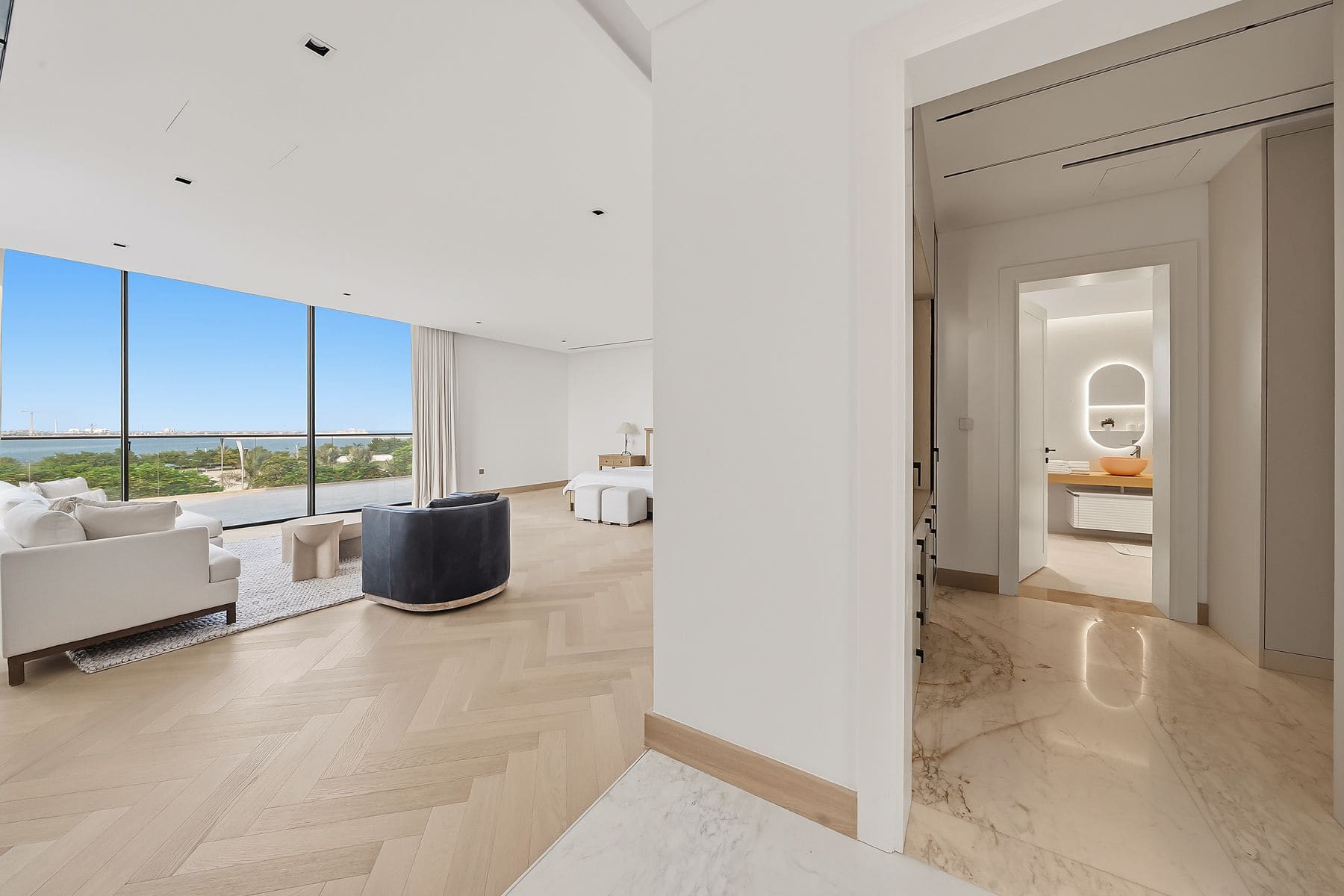 Private Residence 003, interior view 10